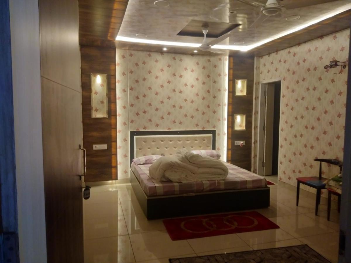 לודהיאנה Hotel 7 Deep מראה חיצוני תמונה